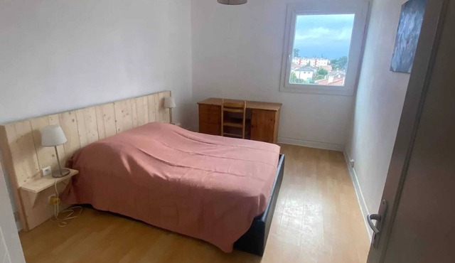 Homerez - Charming Apartment in Auch - 80 m² with Balcony