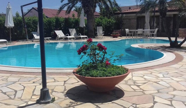 Homerez - Charming apartment with pool in Lago
