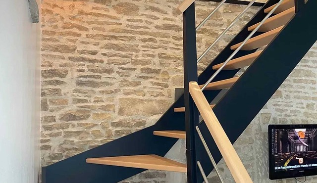 Homerez - Charming house in Les Riceys with private courtyard