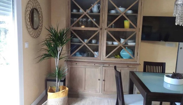 Homerez - Charming House in Parada with Large Garden
