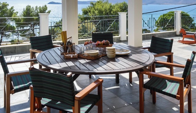 Homerez - Charming Villa with Sea View in Karistos