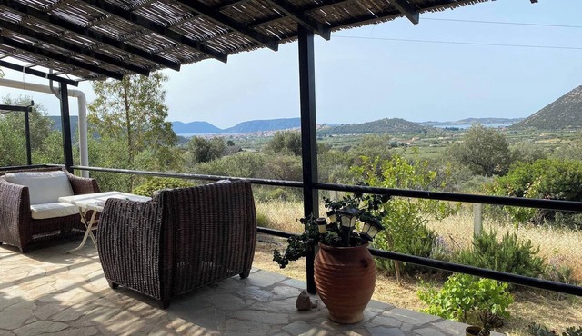 Homerez - Comfortable house with sea and mountain view in Ermioni