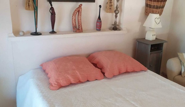 Homerez - Comfortable studio in Veyras with garden and pool