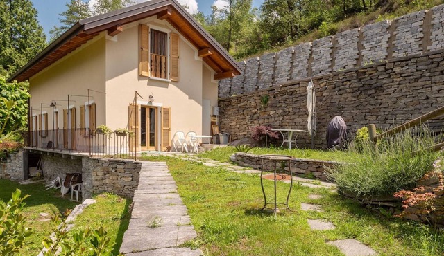 Homerez - Cozy House in Montecrestese - Mountain View