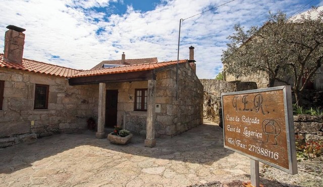Homerez - Elegant Villa in Sortelha with garden