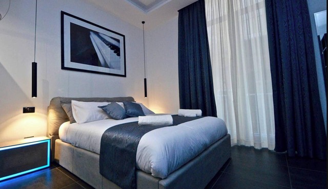 Homerez - Modern 90m² Apartment in Napoli + Balcony