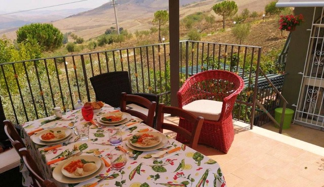 Homerez - Nice appartement for 4 ppl. with terrace at Lercara Friddi