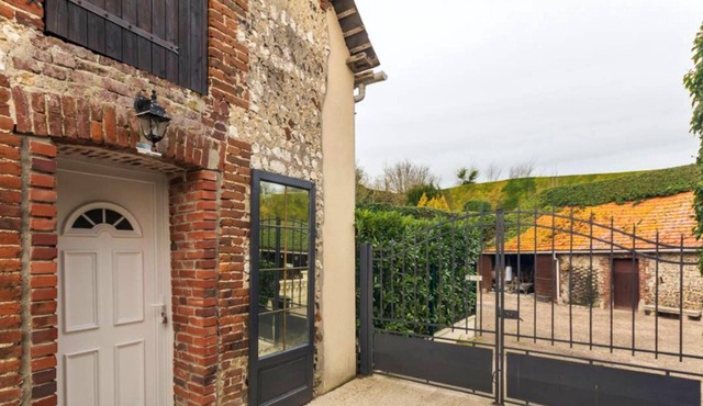 Homerez - Nice house with garden and terrace & Wifi