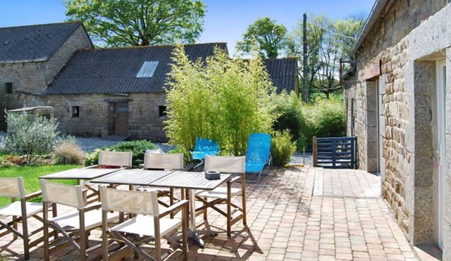 Homerez - Nice house with garden and terrace & Wifi