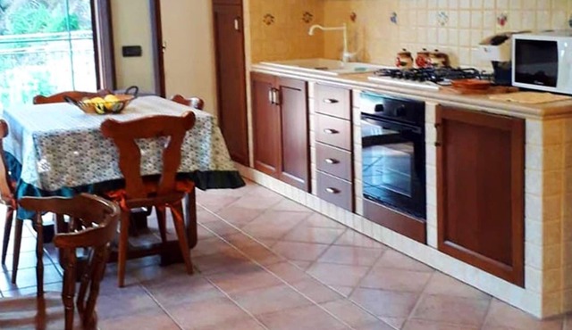 Homerez - Nice property 16 km away from the beach for 6 ppl. with shared pool