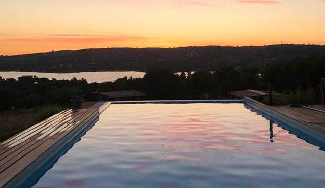 Homerez - Nice property for 2 ppl. with shared pool at Montargil