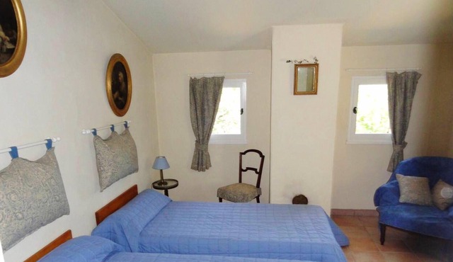 Homerez - Nice villa for 5 ppl. with shared pool at Gignac