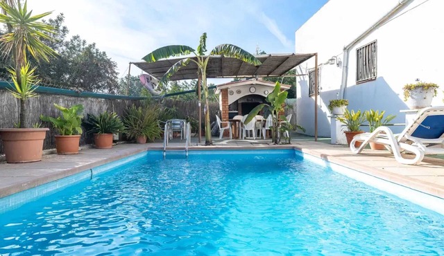 Homerez - Spacious Villa near La Riera de Gaia