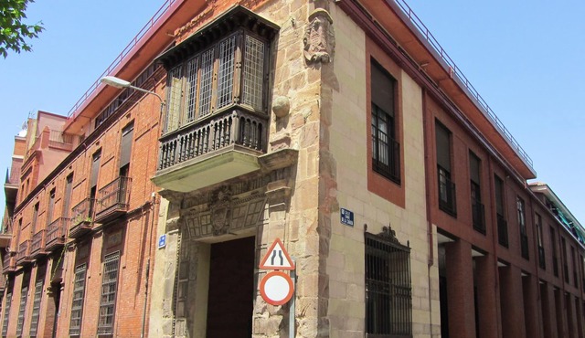 Homerez - Spacious appartement for 4 ppl. with balcony at Ciudad Real