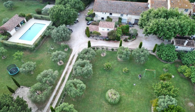 Homerez - Spacious Apartment in Monteux with Shared Pool