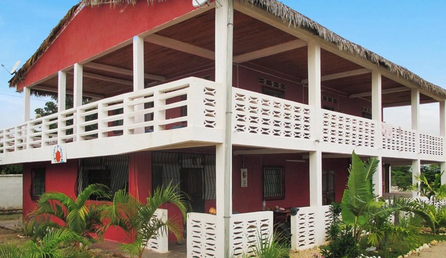 Homerez - Spacious Apartment in Majunga, Terrace