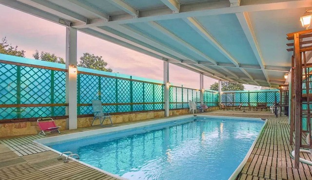 Homerez - Spacious Apartment in Modica with Shared Pool & Garden