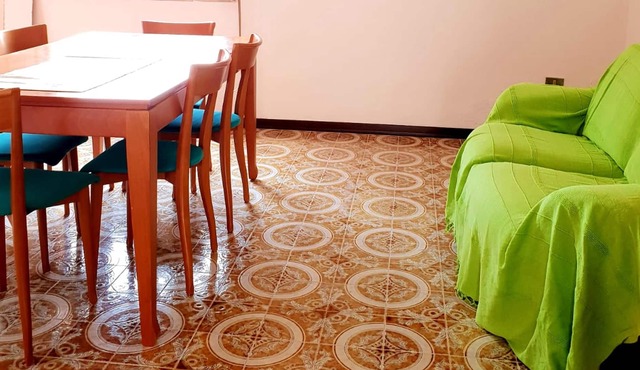 Homerez - Spacious appartement 15 km away from the beach for 6 ppl. at Solarussa