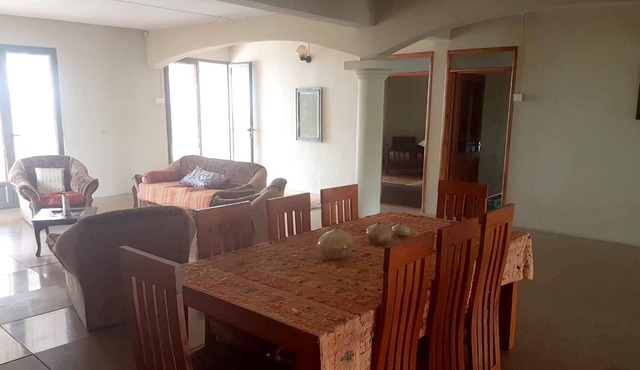 Homerez - Spacious appartement for 6 ppl. with balcony at Curepipe