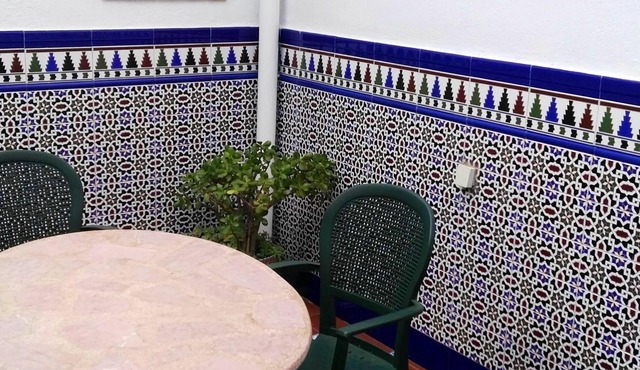 Homerez - Spacious appartement for 6 ppl. with jacuzzi at Sevilla