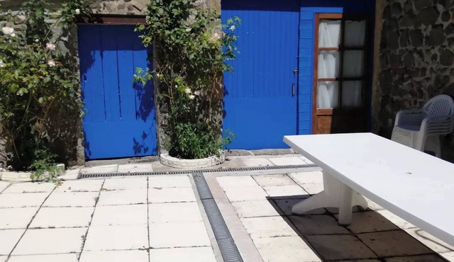 Homerez - Spacious House with Pool in Saint-Priest