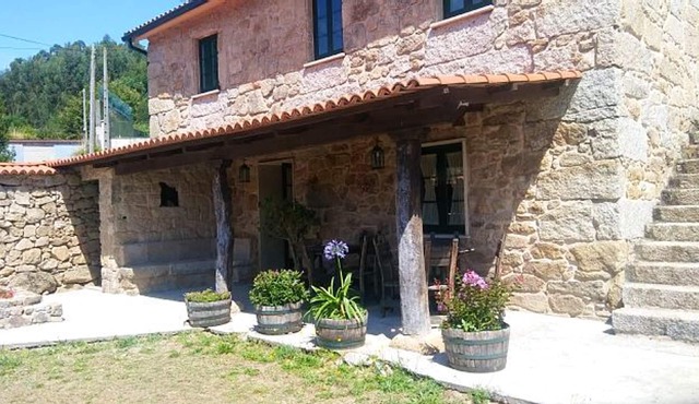 Homerez - Spacious house 14 km away from the beach for 6 ppl. at A Sobreira