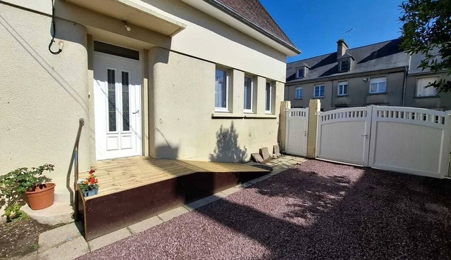 Homerez - Spacious House in Montebourg with Garden