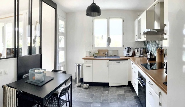 Homerez - Spacious House in Montlignon with Garden and Terrace