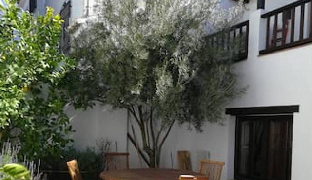 Homerez - Spacious house with terrace and balcony