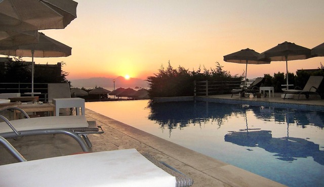 Homerez - Spacious villa 800 m from the beach for 6 pers. with pool access