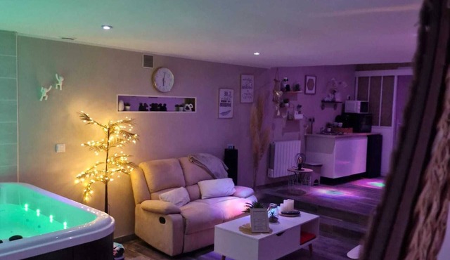 Homerez - Studio with Jacuzzi in Westrehem