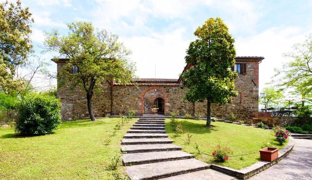 Homerez - Villa for 28 ppl. with swimming-pool, jacuzzi and garden at Sinalunga