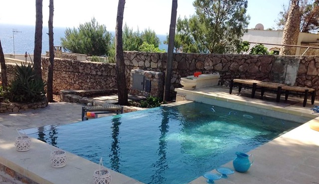 Homerez - Villa for 7 ppl. with swimming-pool, sea view and terrace at Castro