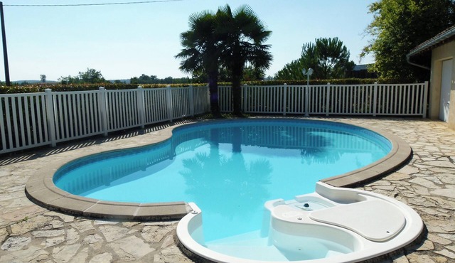 Homerez - Villa in Ornézan