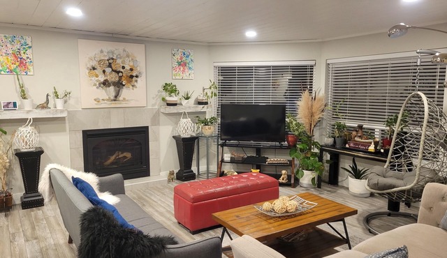 Homey Place in Sechelt , close to town and beaches