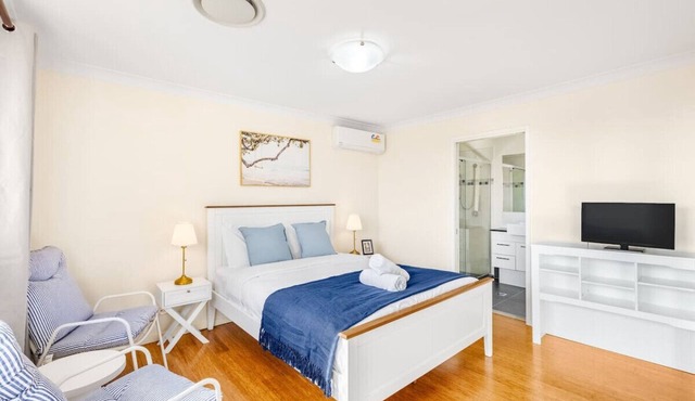 Homy Self-Contained Unit @ SunnybankCBD w/Parking