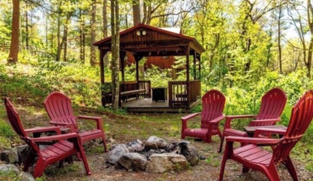 Honey Hideaway Cozy 2-bedroom cabin Baker on 2.5 acres fire pit outdoor workout