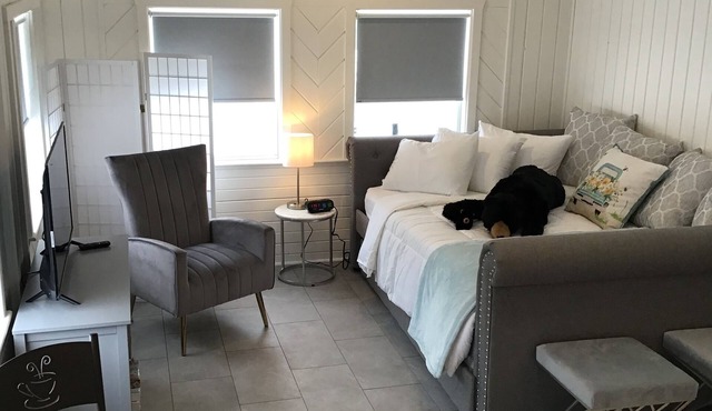 Honey Suite at Bear River House