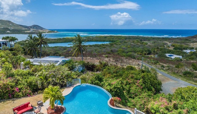 Hook ’em on Paradise - Luxury Villa