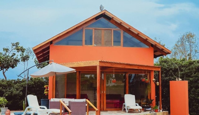 HOP Munay: Spiritual & Cozy, with Lush Garden