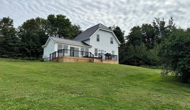 Hope River Hideaway - Quiet private home, minutes to attractions!