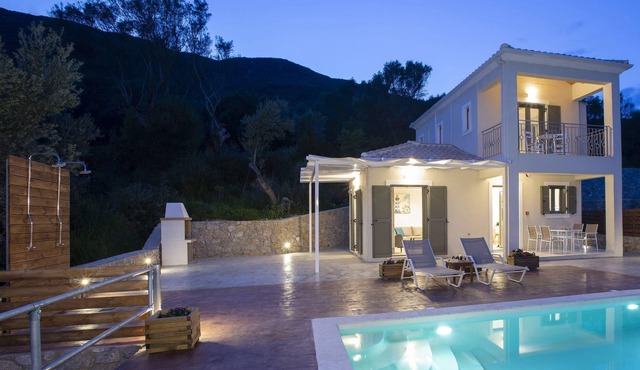 Horizon Villa Nefeli with sea view near sandy Ponti beach