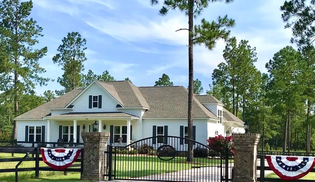 Horse Country Retreat Perfect for STEEPLECHASE or MASTERS or WINTER