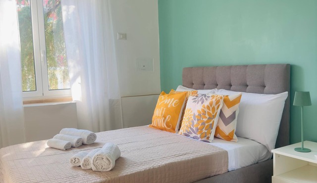 Hospitality, style and comfort at an affordable price. Metro C 12 min walk away!