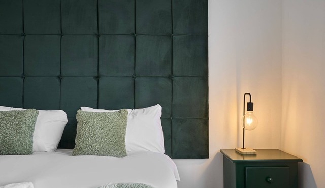 Host & Stay | Bristol Property