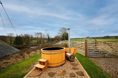 Host & Stay - Kingbridge Forge