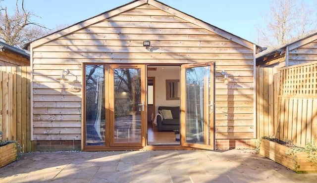 Host & Stay | Willow Barn