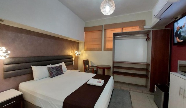 Hostal Atenea