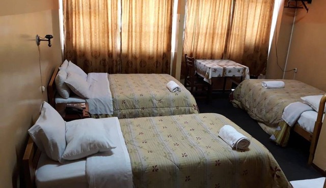 Hostal Castel WL