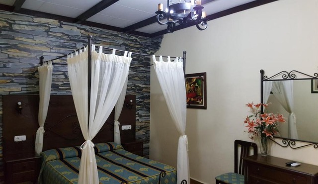 Hostal El Lirio